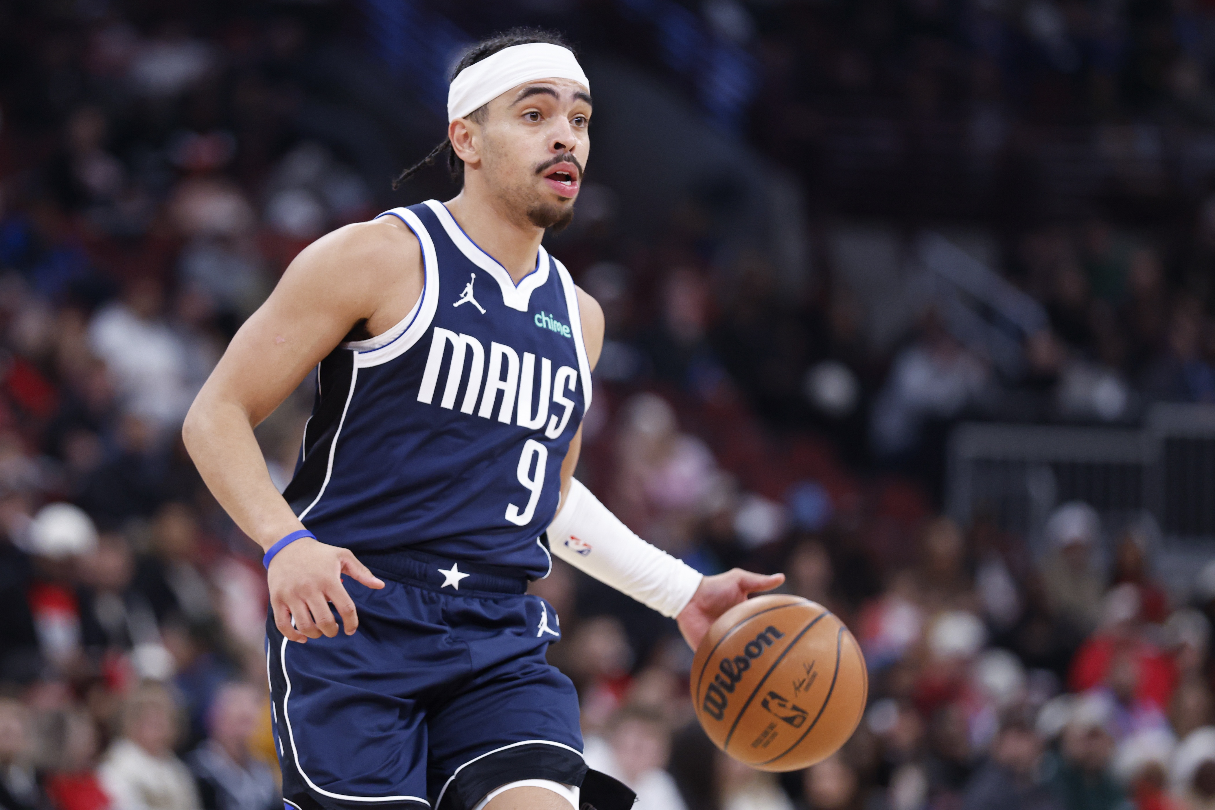 mk体育网页版-希望没事！瑞安·内姆哈德拼抢中倒地 一瘸一拐走下场